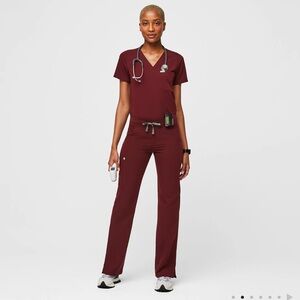 Figs Burgundy Scrub Set size small